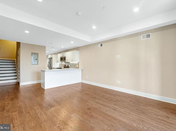 1250 N 25TH, Philadelphia PA 19121