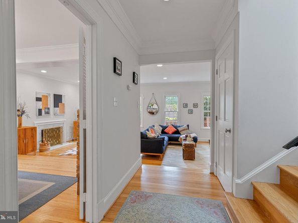 1340 N Lynnbrook Drive, Arlington VA 22201