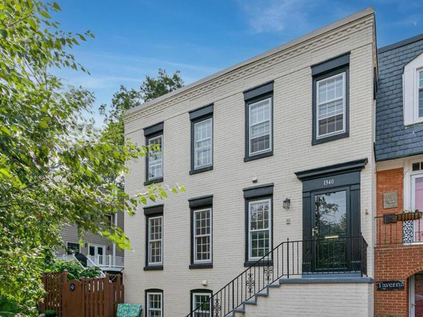 1340 N Lynnbrook Drive, Arlington VA 22201