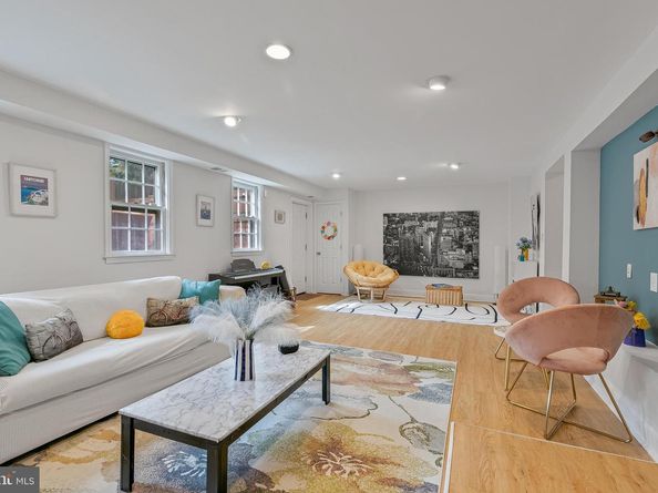1340 N Lynnbrook Drive, Arlington VA 22201