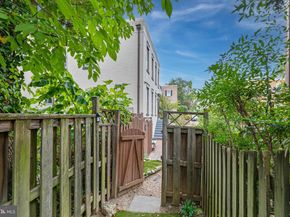 1340 N Lynnbrook Drive, Arlington VA 22201