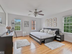 1340 N Lynnbrook Drive, Arlington VA 22201