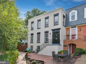 1340 N Lynnbrook Drive, Arlington VA 22201
