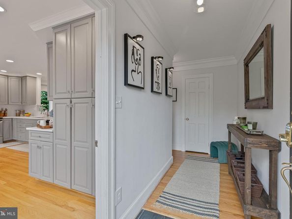 1340 N Lynnbrook Drive, Arlington VA 22201
