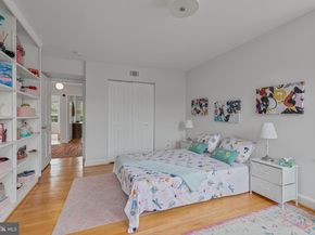 1340 N Lynnbrook Drive, Arlington VA 22201