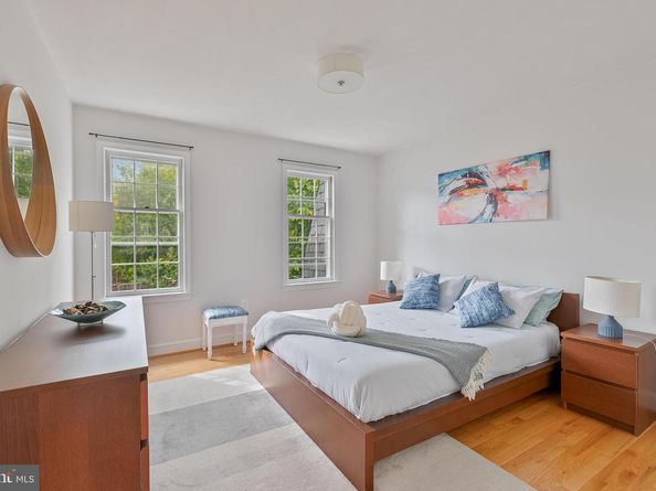 1340 N Lynnbrook Drive, Arlington VA 22201