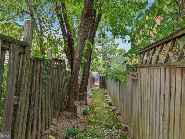 1340 N Lynnbrook Drive, Arlington VA 22201