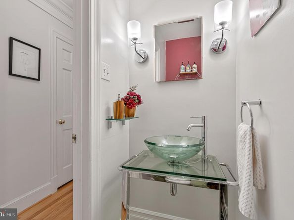 1340 N Lynnbrook Drive, Arlington VA 22201