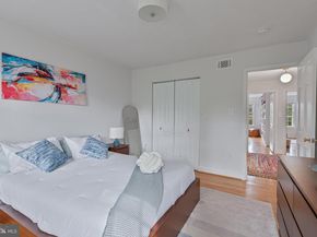 1340 N Lynnbrook Drive, Arlington VA 22201