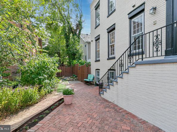 1340 N Lynnbrook Drive, Arlington VA 22201