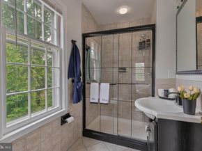 1340 N Lynnbrook Drive, Arlington VA 22201