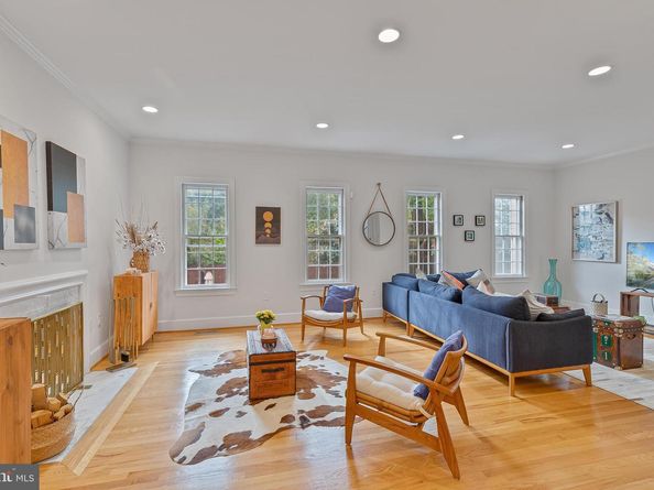 1340 N Lynnbrook Drive, Arlington VA 22201