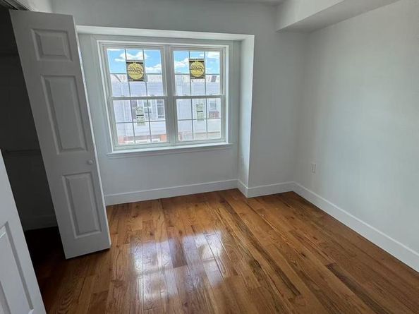 2611 S Marshall Street, Philadelphia PA 19148
