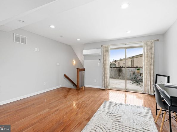 444 Poplar Street, Philadelphia PA 19123