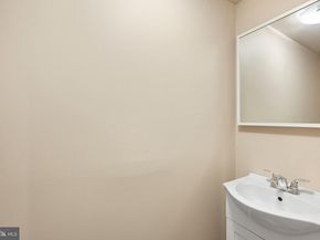 444 Poplar Street, Philadelphia PA 19123