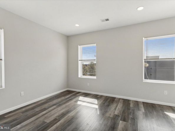 623 W Oxford Street, Philadelphia PA 19122