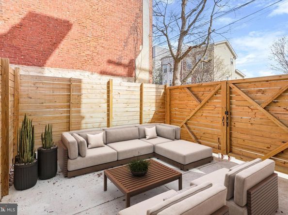 623 W Oxford Street, Philadelphia PA 19122