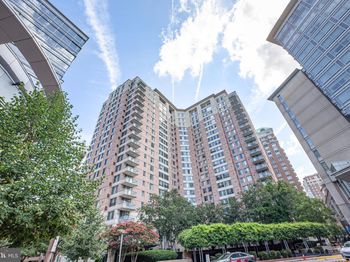 851 N Glebe Road