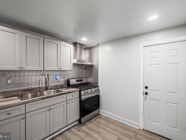 1232 W Sergeant Street, Philadelphia PA 19133