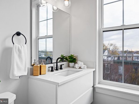 1513 Christian Street 4, Philadelphia PA 19146