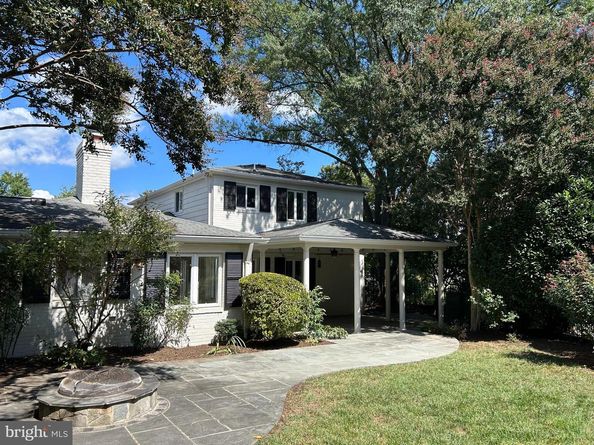 500 Crown View Drive, Alexandria VA 22314