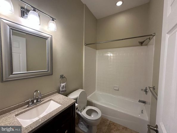 141 N 2nd Street 3C, Philadelphia PA 19106