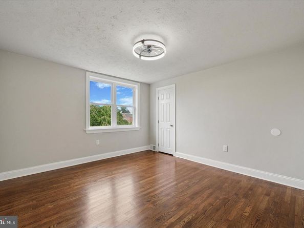 232 W Washington Avenue, Clifton Heights PA 19018