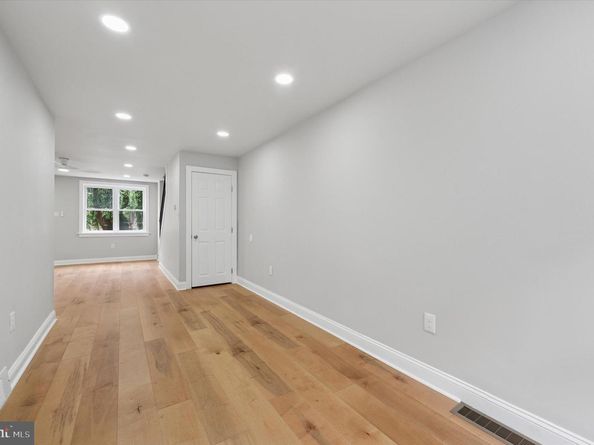 232 W Washington Avenue, Clifton Heights PA 19018