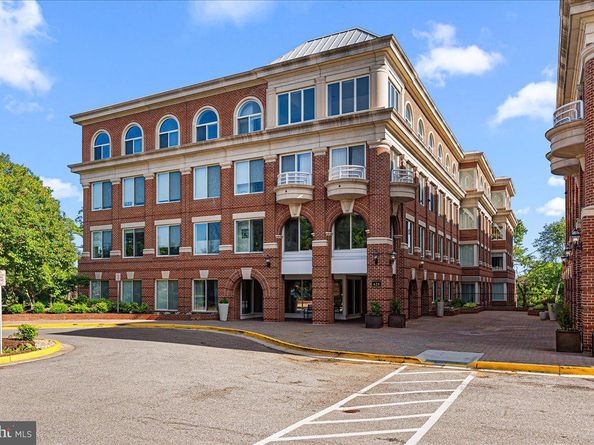 625 Slaters Lane G4, Alexandria VA 22314