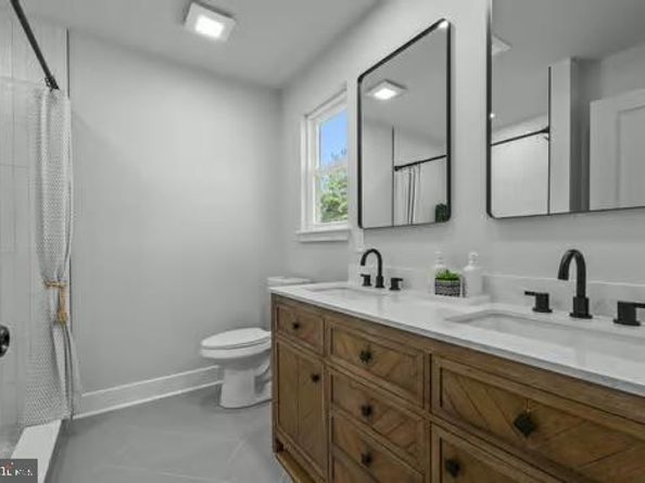 1 Mclevins Court, Croydon PA 19021