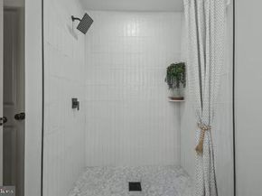 1 Mclevins Court, Croydon PA 19021