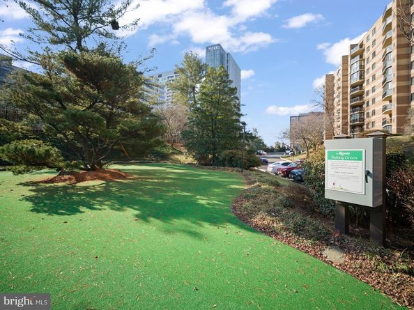 8340 Greensboro Drive 302, Mclean VA 22102