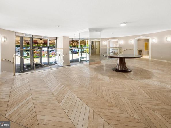 8340 Greensboro Drive 302, Mclean VA 22102
