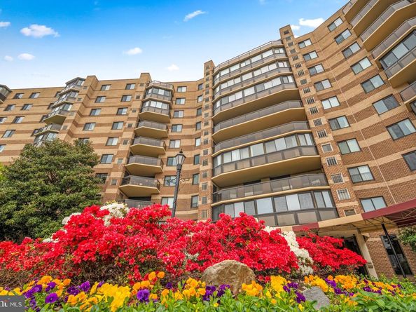 8340 Greensboro Drive 302, Mclean VA 22102
