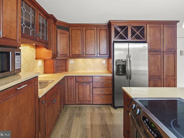 8340 Greensboro Drive 302, Mclean VA 22102