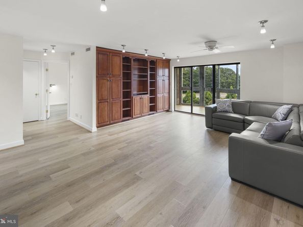 8340 Greensboro Drive 302, Mclean VA 22102