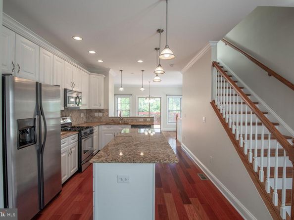 635 Dupont Street O, Philadelphia PA 19128