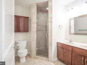 635 Dupont Street O, Philadelphia PA 19128