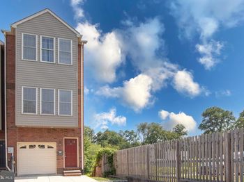 635 Dupont Street