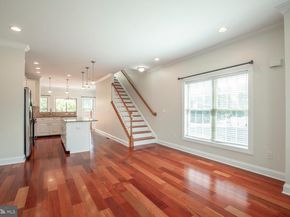 635 Dupont Street O, Philadelphia PA 19128