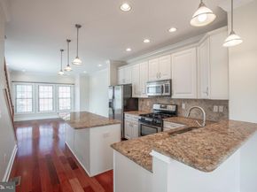 635 Dupont Street O, Philadelphia PA 19128