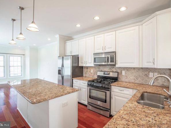 635 Dupont Street O, Philadelphia PA 19128