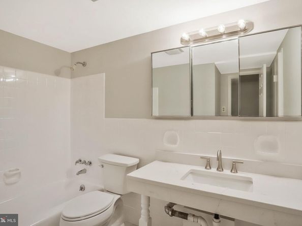 4201 Cathedral Avenue NW 404W, Washington DC 20016