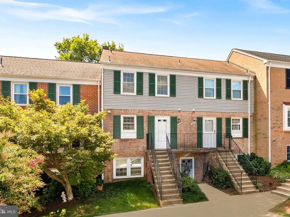 1049 Brixton Court B, Sterling VA 20164