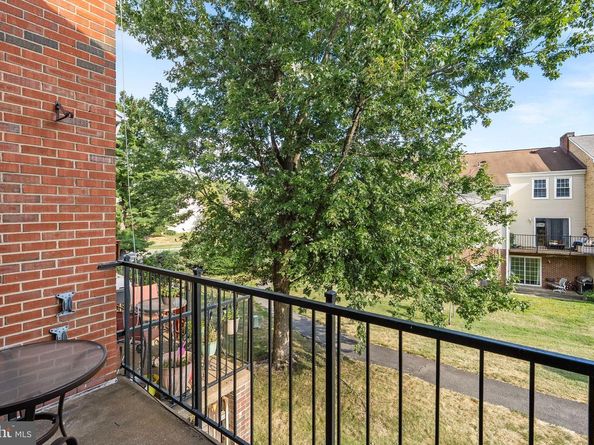 1049 Brixton Court B, Sterling VA 20164
