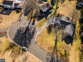 23 Wooden Bridge Court, Southampton PA 18966