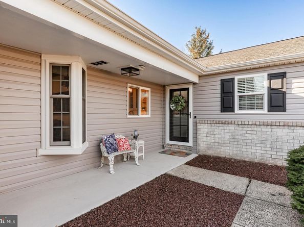 23 Wooden Bridge Court, Southampton PA 18966