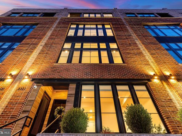 4523 Riverside Way, Philadelphia PA 19127