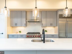 4523 Riverside Way, Philadelphia PA 19127