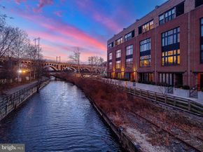 4523 Riverside Way, Philadelphia PA 19127